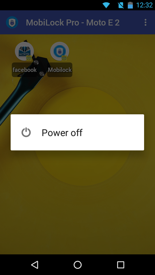 Bestätigungsdialog zum Ausschalten über gelbem Hintergrundbild auf dem MobiLock Pro-Bildschirm (Moto E2).